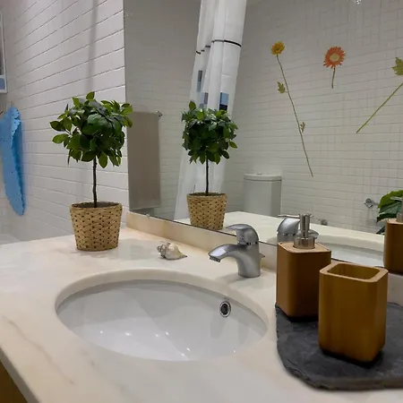 Ocean View Apartment *